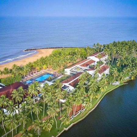 Avani Kalutara Resort Exterior foto