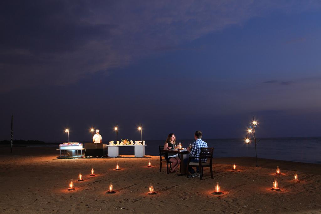 Avani Kalutara Resort Exterior foto