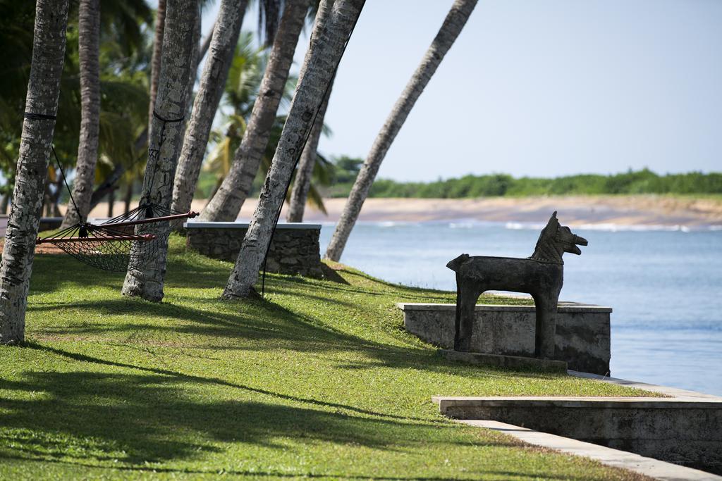 Avani Kalutara Resort Exterior foto