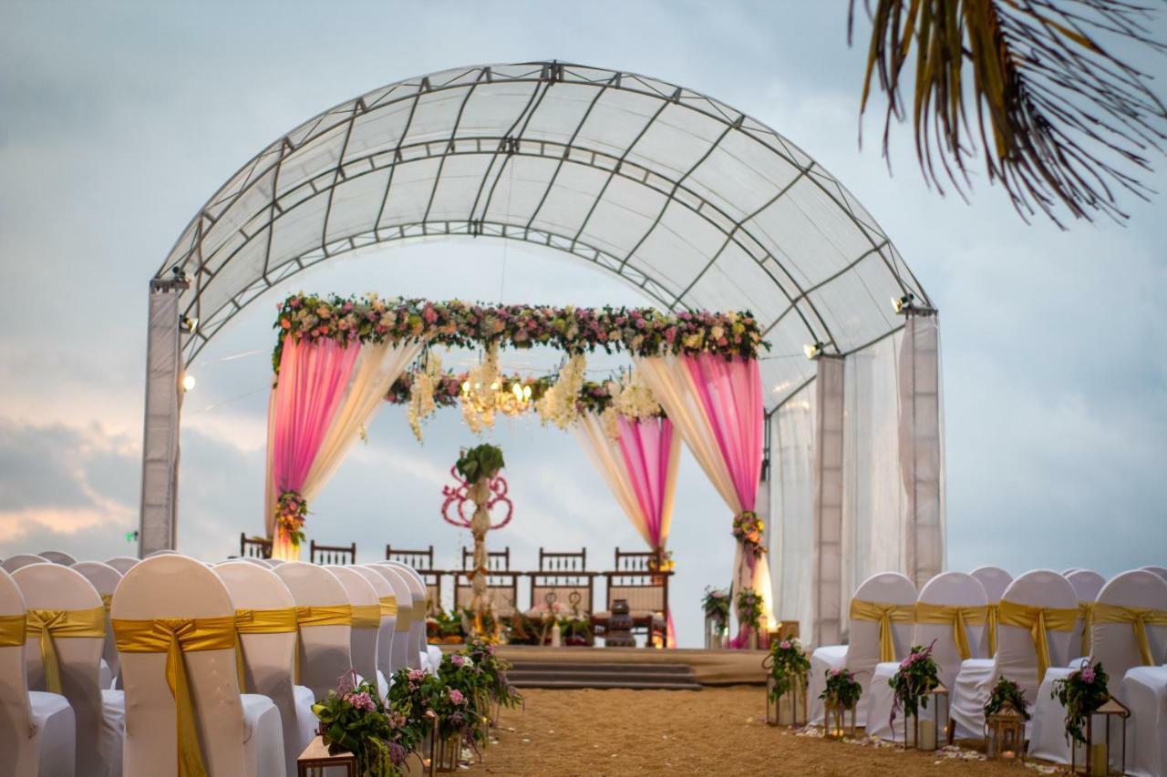 Avani Kalutara Resort Exterior foto
