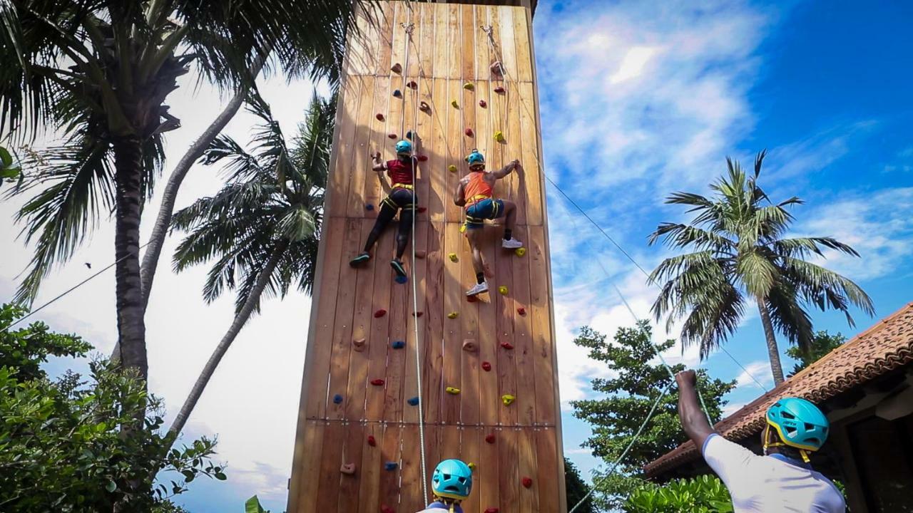 Avani Kalutara Resort Exterior foto