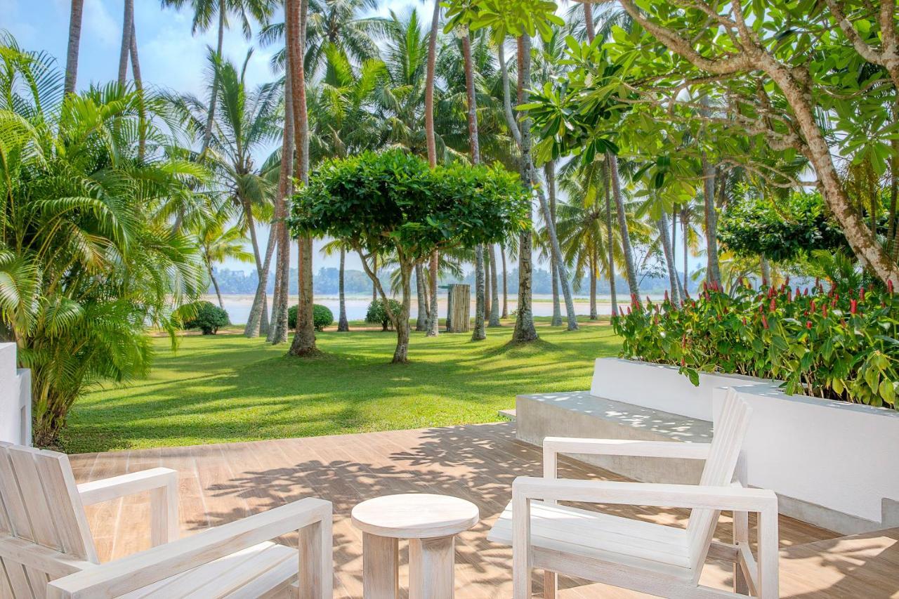 Avani Kalutara Resort Exterior foto