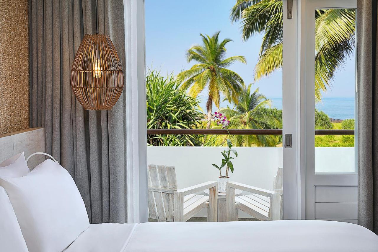 Avani Kalutara Resort Exterior foto